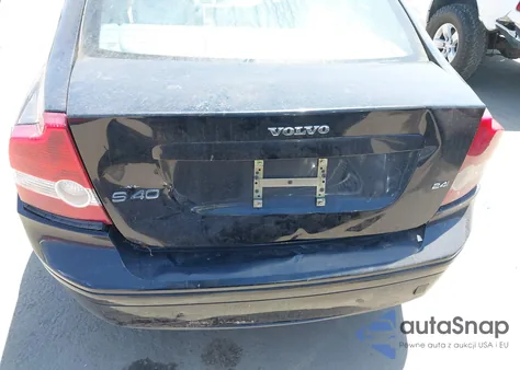 2004 Volvo S40 2.4I из США, поврежденный, VIN YV1MS382842027079